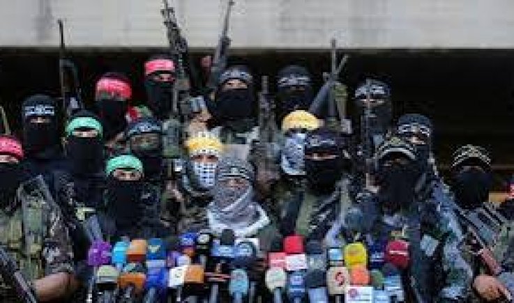 الفصائل الفلسطينية تنفي نفياً قاطعاً الأخبار المتداولة حول تسليم السلاح